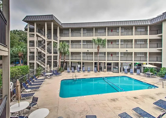Hilton Head Gem Walk To Coligny Plaza And Beach!